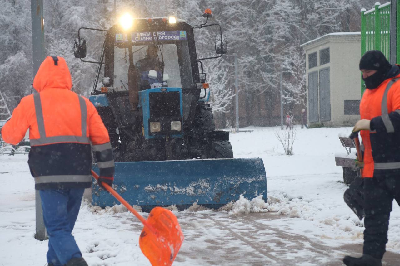 Константин Михальков: Первый снег в Солнечногорске — первая уборка Константин Михальков: Первый снег в Солнечногорске — первая уборка
