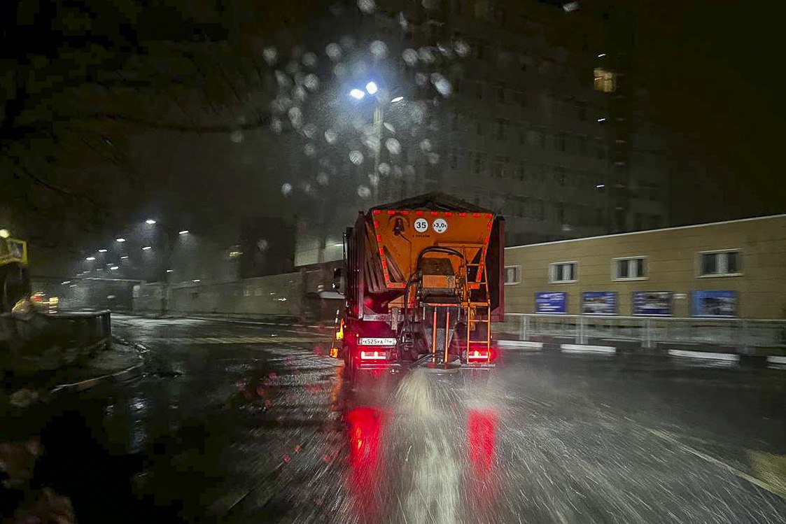 Уборка дорог и тротуаров от снега Уборка дорог и тротуаров от снега