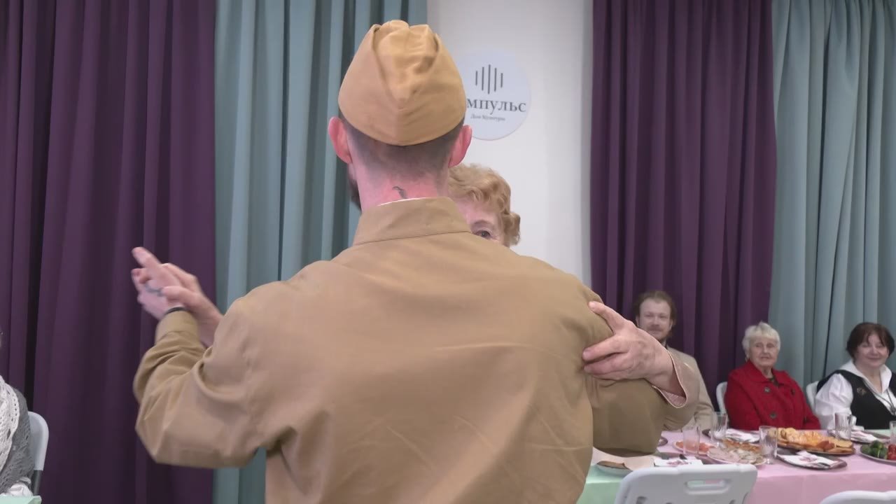 Максим Красноцветов: Сегодня день рождения у уважаемой Альвины Георгиевны