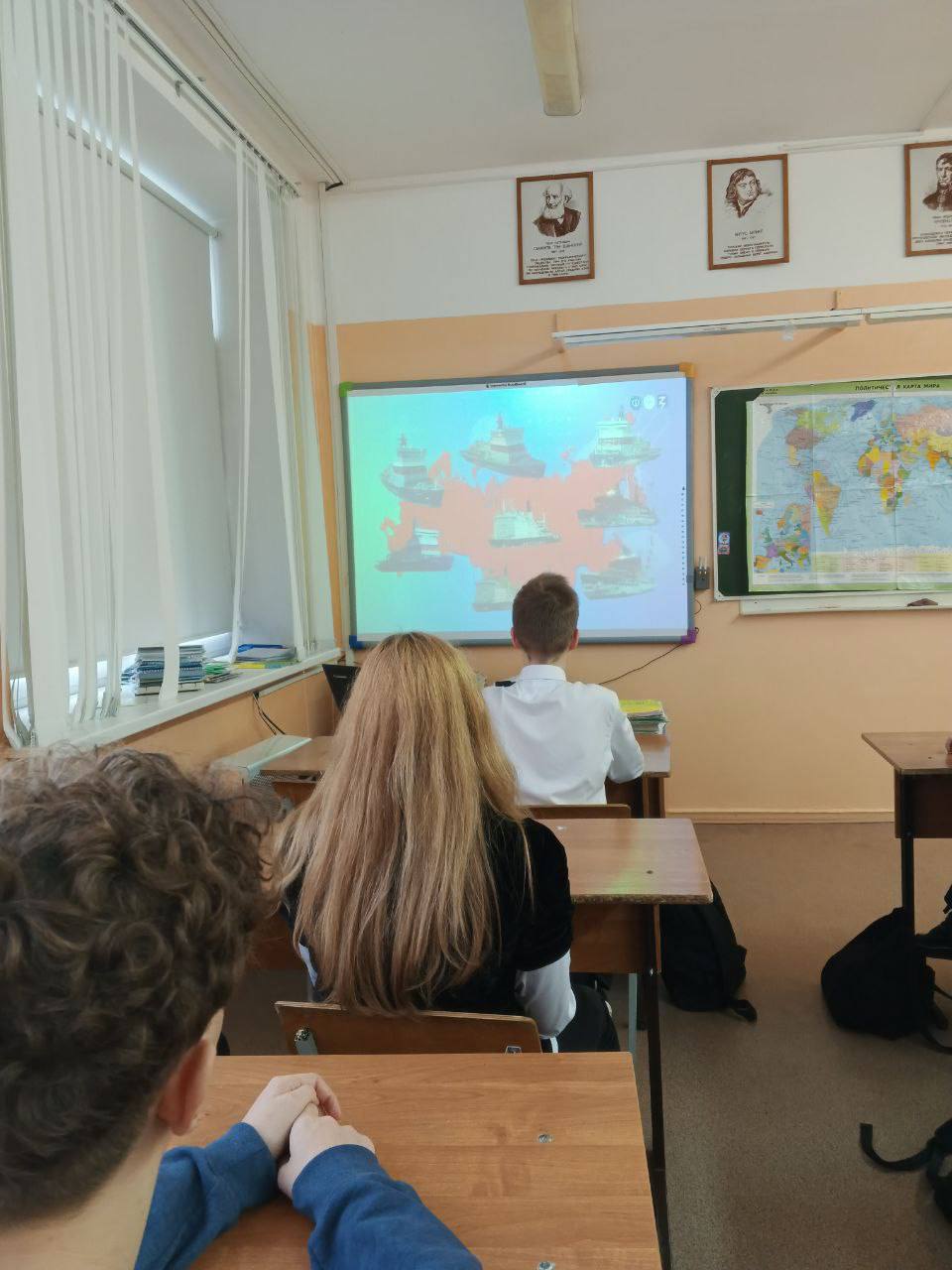 30.10.2025 г в 6-11 классах МБОУ СОШ Чехов-3 прошло отраслевое занятие "Россия аграрная: продовольственная безопасность" по курсу "Россия - Мои горизонты" 30.10.2025 г в 6-11 классах МБОУ СОШ Чехов-3 прошло отраслевое занятие "Россия аграрная: продовольственная безопасность" по курсу "Россия - Мои горизонты"