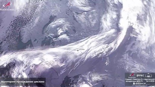 Роскосмос показал, как из космоса выглядит циклон, который принес в столицу первый снег