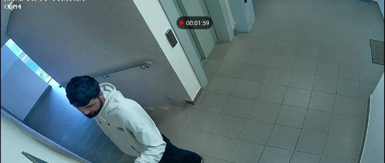 В подмосковном Звенигороде приезжий в неадекватном состоянии ворвался в чужую квартиру, избил хозяйку-пенсионерку и выскочил в окно В подмосковном Звенигороде приезжий в неадекватном состоянии ворвался в чужую квартиру, избил хозяйку-пенсионерку и выскочил в окно