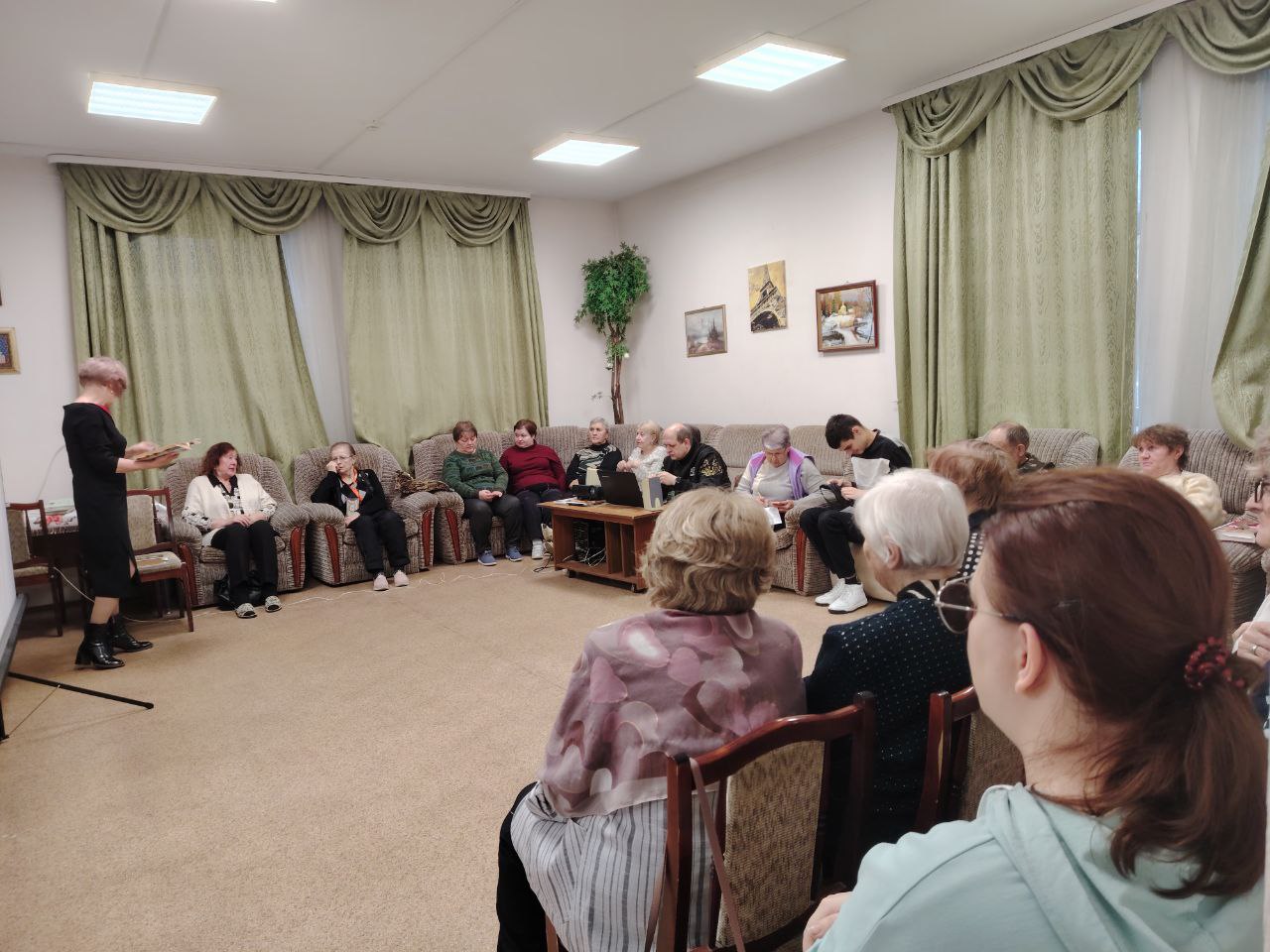 В чеховском КЦСОН отметили 90-летие со дня рождения Людмилы Гурченко В чеховском КЦСОН отметили 90-летие со дня рождения Людмилы Гурченко