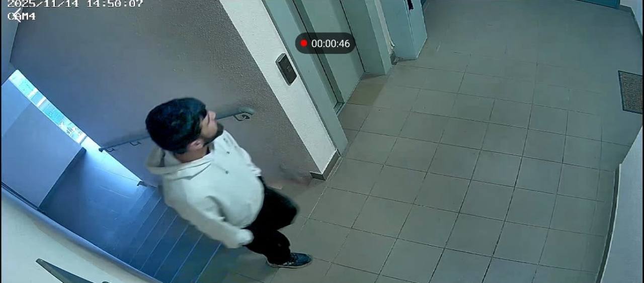 В подмосковном Звенигороде приезжий в неадекватном состоянии ворвался в чужую квартиру, избил хозяйку-пенсионерку и выскочил в окно В подмосковном Звенигороде приезжий в неадекватном состоянии ворвался в чужую квартиру, избил хозяйку-пенсионерку и выскочил в окно