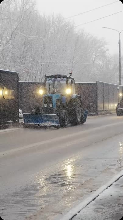 Коммунальные службы Солнечногорска проводят расчистку снега