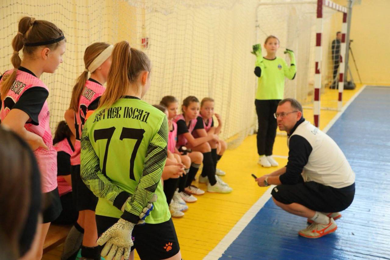 В спорткомплексе «Тепм» проходит традиционный турнир по футзалу среди девочек памяти Александра Червякова В спорткомплексе «Тепм» проходит традиционный турнир по футзалу среди девочек памяти Александра Червякова