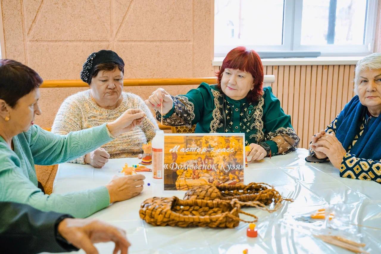 Более 300 пожилых жителей посетили спектакль «Не всё коту Масленица», представленный театральным коллективом «Эксклюзив» Более 300 пожилых жителей посетили спектакль «Не всё коту Масленица», представленный театральным коллективом «Эксклюзив»