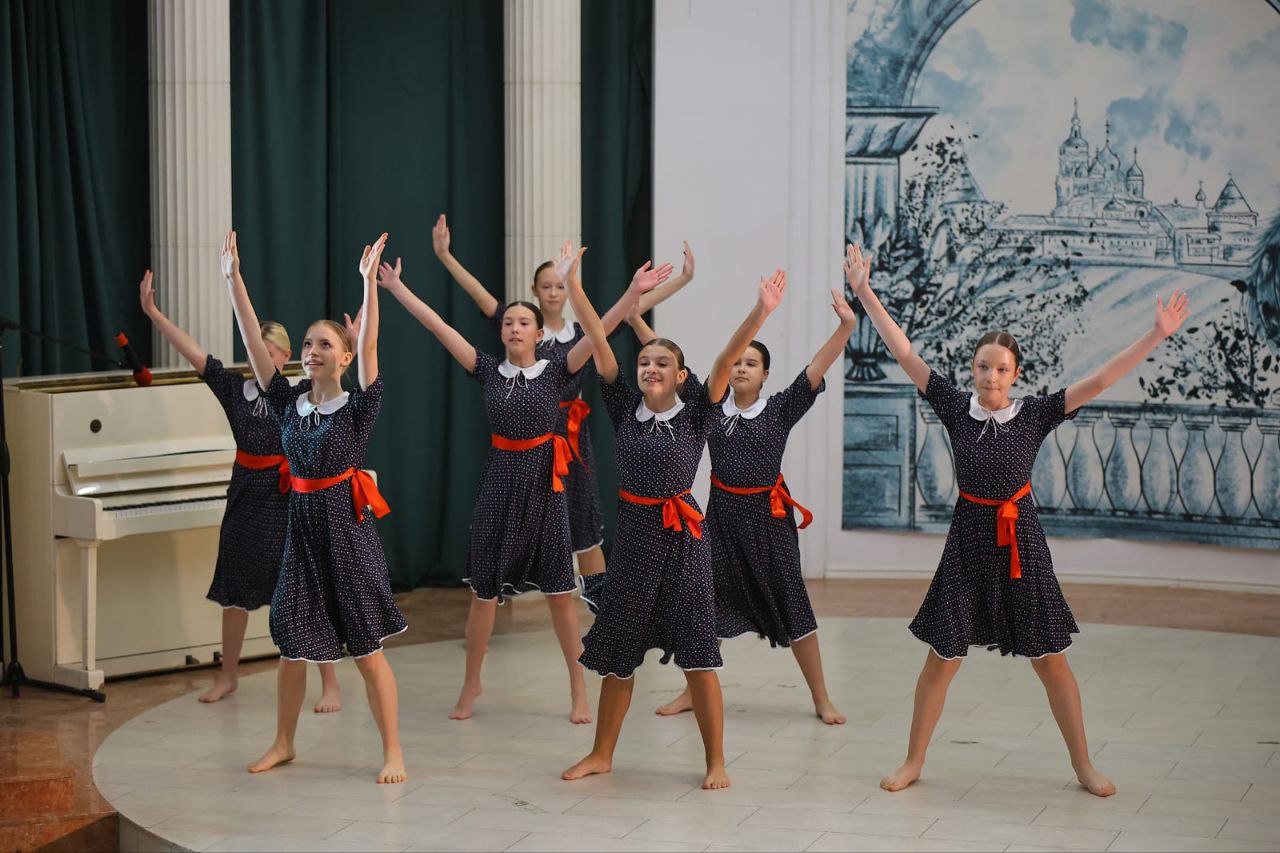 Сотню серпуховичей посвятили в первоклассники Сотню серпуховичей посвятили в первоклассники