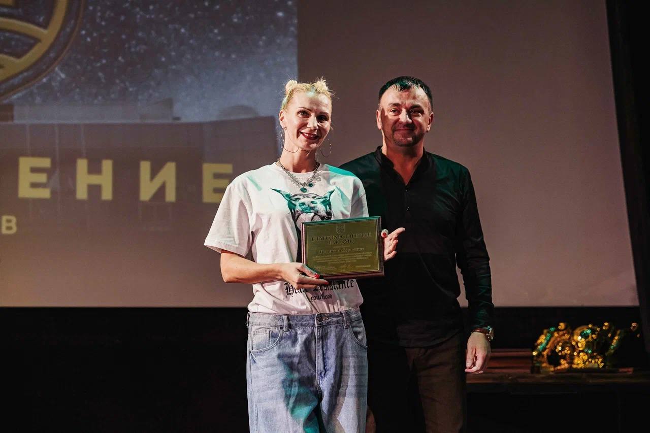 Прославляют родину футбола! Прославляют родину футбола!