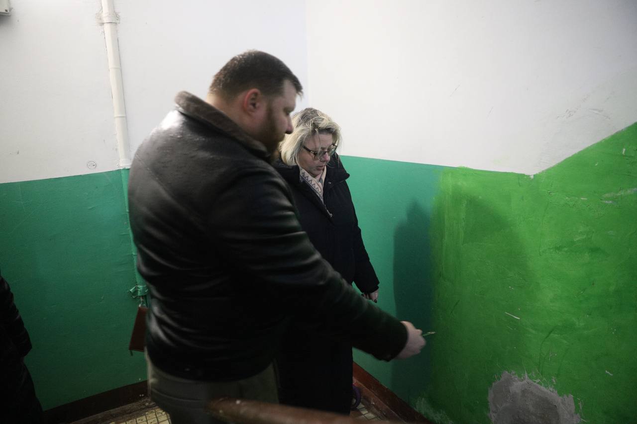 Глава Химок вместе с жителями провела обход территории Глава Химок вместе с жителями провела обход территории