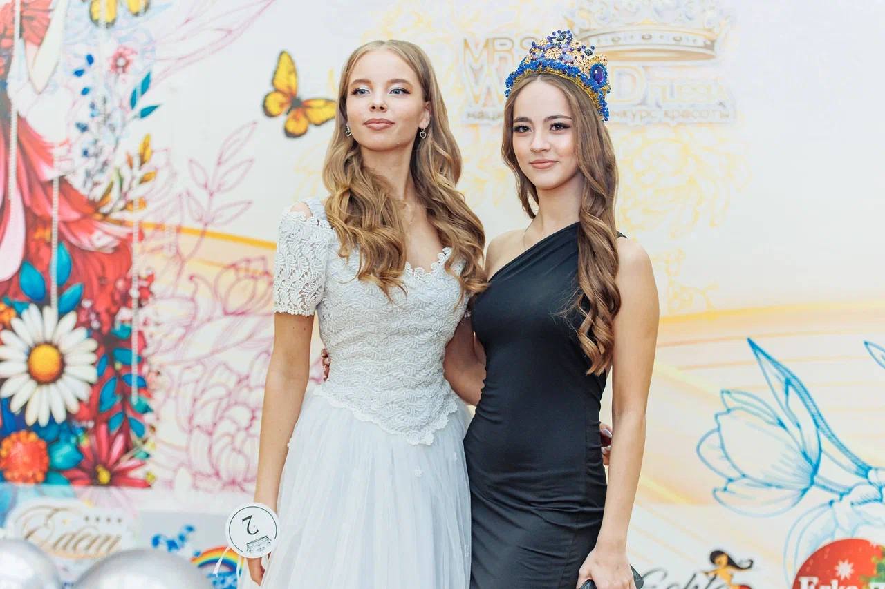 Красота спасёт мир!. В Доме культуры на площади Пушкина г. Орехово-Зуево прошёл региональный этап конкурса красоты и таланта «Мисс и Мистер Россия» Красота спасёт мир!. В Доме культуры на площади Пушкина г. Орехово-Зуево прошёл региональный этап конкурса красоты и таланта «Мисс и Мистер Россия»