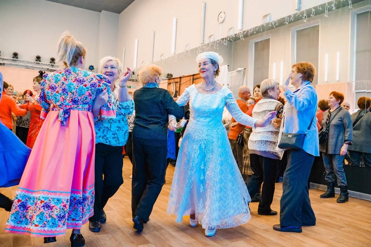 Более 300 пожилых жителей посетили спектакль «Не всё коту Масленица», представленный театральным коллективом «Эксклюзив» Более 300 пожилых жителей посетили спектакль «Не всё коту Масленица», представленный театральным коллективом «Эксклюзив»