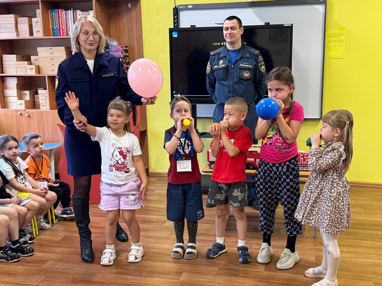 С целью предотвращения пожаров, вызванных детской шалостью с огнем, и формирования у детей осознания важности соблюдения правил пожарной безопасности старший инспектор ОНД и ПР по Орехово-Зуевскому городскому округу... С целью предотвращения пожаров, вызванных детской шалостью с огнем, и формирования у детей осознания важности соблюдения правил пожарной безопасности старший инспектор ОНД и ПР по Орехово-Зуевскому городскому округу...
