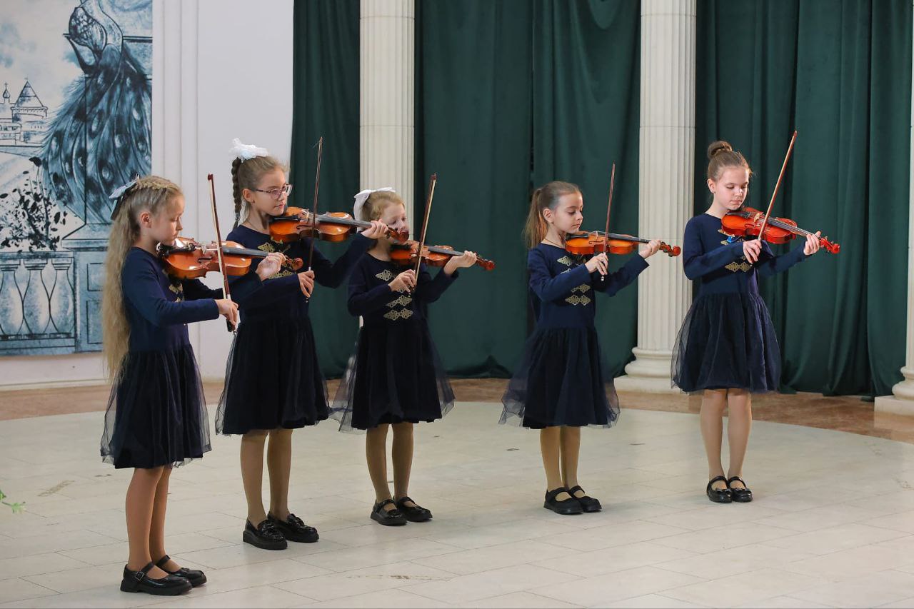 Сотню серпуховичей посвятили в первоклассники Сотню серпуховичей посвятили в первоклассники