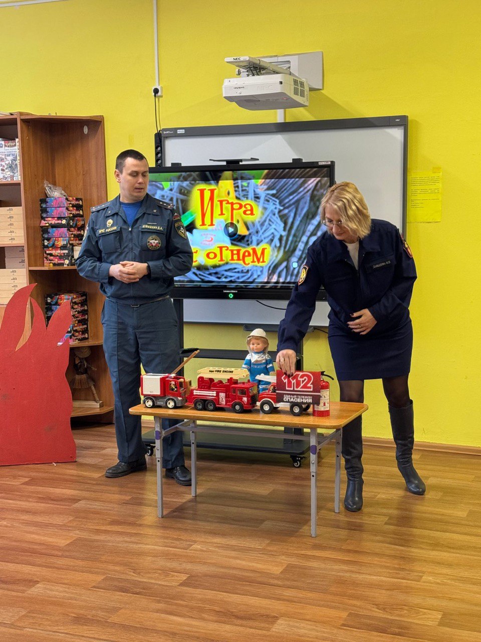 С целью предотвращения пожаров, вызванных детской шалостью с огнем, и формирования у детей осознания важности соблюдения правил пожарной безопасности старший инспектор ОНД и ПР по Орехово-Зуевскому городскому округу... С целью предотвращения пожаров, вызванных детской шалостью с огнем, и формирования у детей осознания важности соблюдения правил пожарной безопасности старший инспектор ОНД и ПР по Орехово-Зуевскому городскому округу...