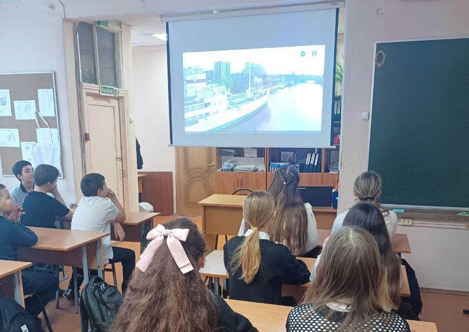 РОССИЯ -МОИ ГОРИЗОНТЫ. Сегодня, 13 ноября 2025 года, в МБОУ СОШ 1мо Чехов прошли занятия курса "Россия — мои горизонты" на тему «Машиностроение и судостроение» РОССИЯ -МОИ ГОРИЗОНТЫ. Сегодня, 13 ноября 2025 года, в МБОУ СОШ 1мо Чехов прошли занятия курса "Россия — мои горизонты" на тему «Машиностроение и судостроение»