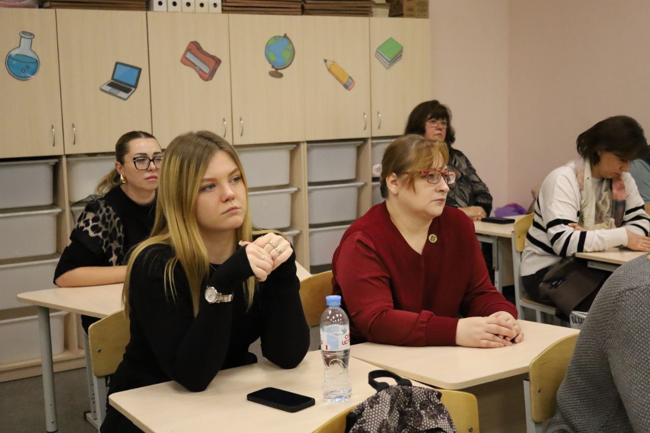 Учитель биологии стала ещё одним делегатом на VI партийную конференцию в Серпухове Учитель биологии стала ещё одним делегатом на VI партийную конференцию в Серпухове