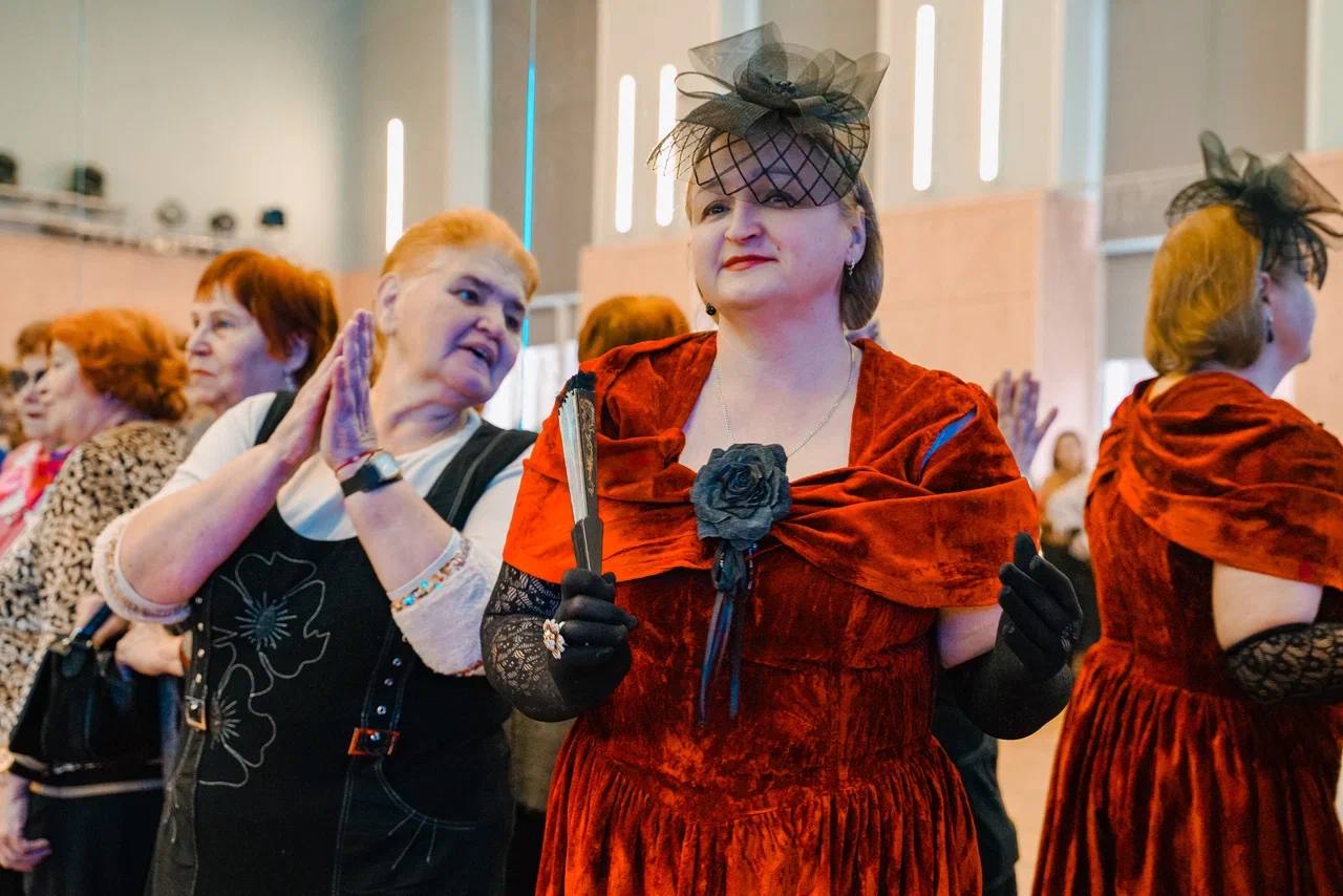 Более 300 пожилых жителей посетили спектакль «Не всё коту Масленица», представленный театральным коллективом «Эксклюзив» Более 300 пожилых жителей посетили спектакль «Не всё коту Масленица», представленный театральным коллективом «Эксклюзив»