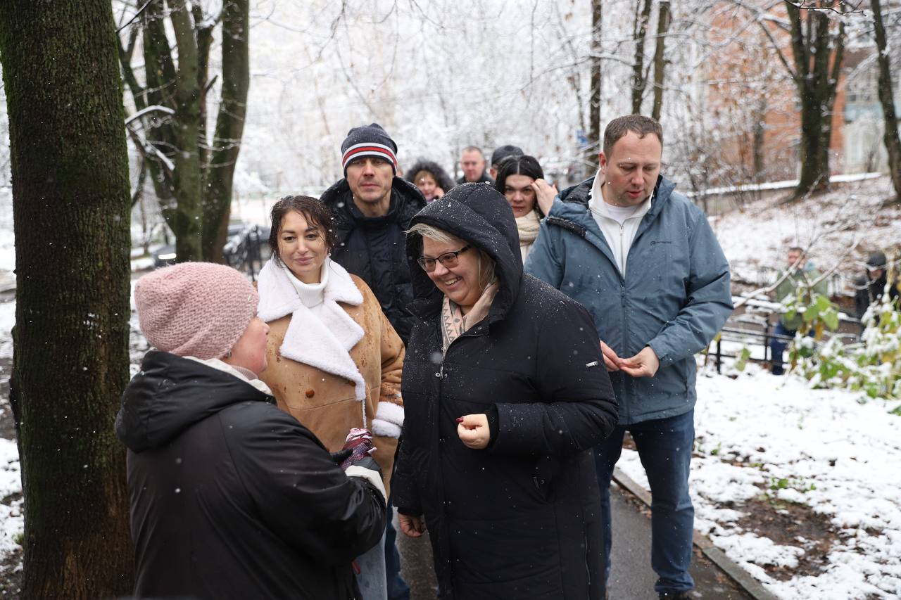 Глава Химок вместе с жителями провела обход территории