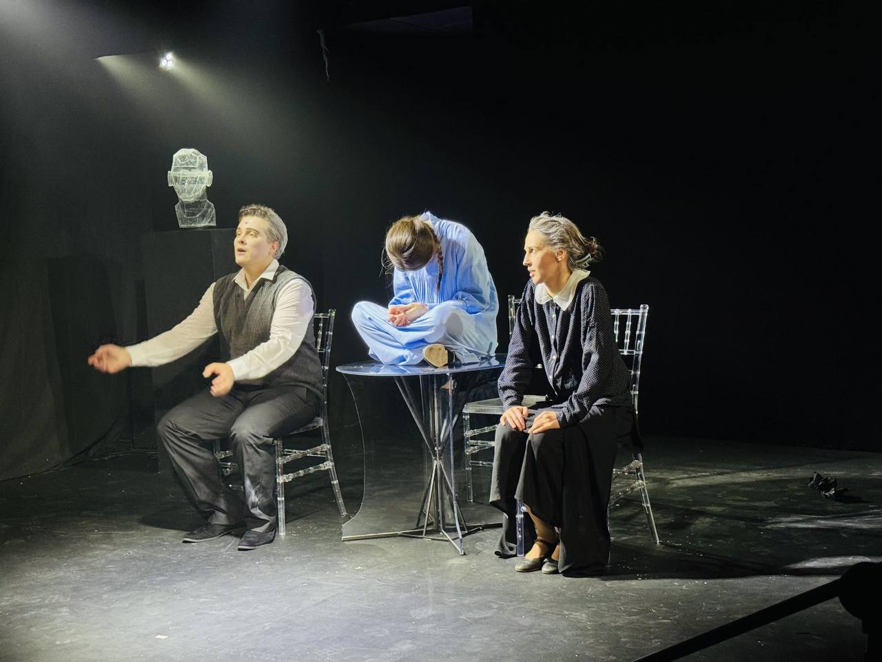 В Сергиевом Посаде состоялась премьера спектакля «Стеклянный зверинец» по пьесе Теннесси Уильямса В Сергиевом Посаде состоялась премьера спектакля «Стеклянный зверинец» по пьесе Теннесси Уильямса