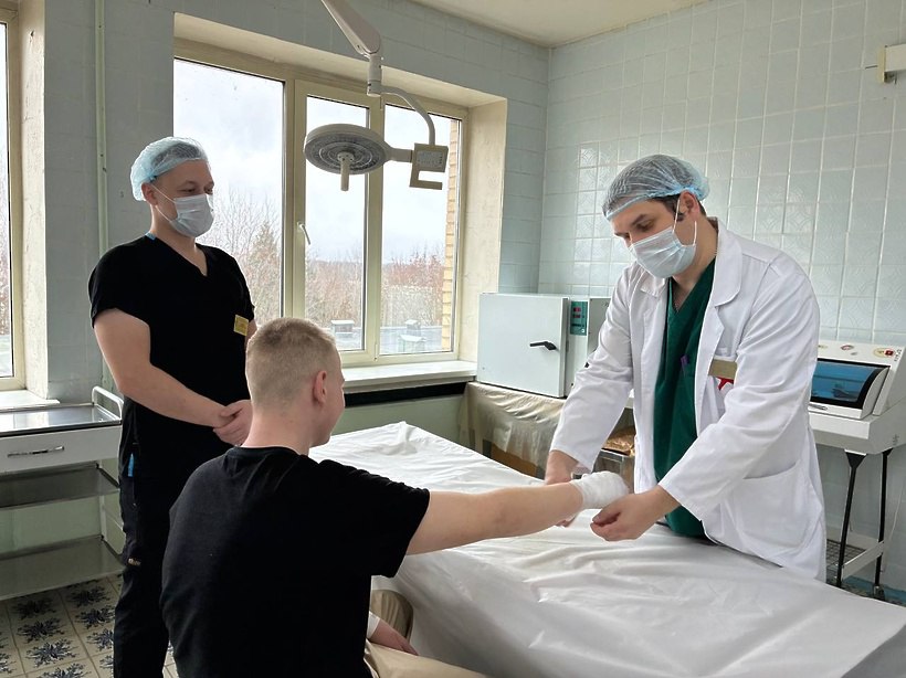 Новый заведующий отделением травматологииортопедии Новый заведующий отделением травматологииортопедии