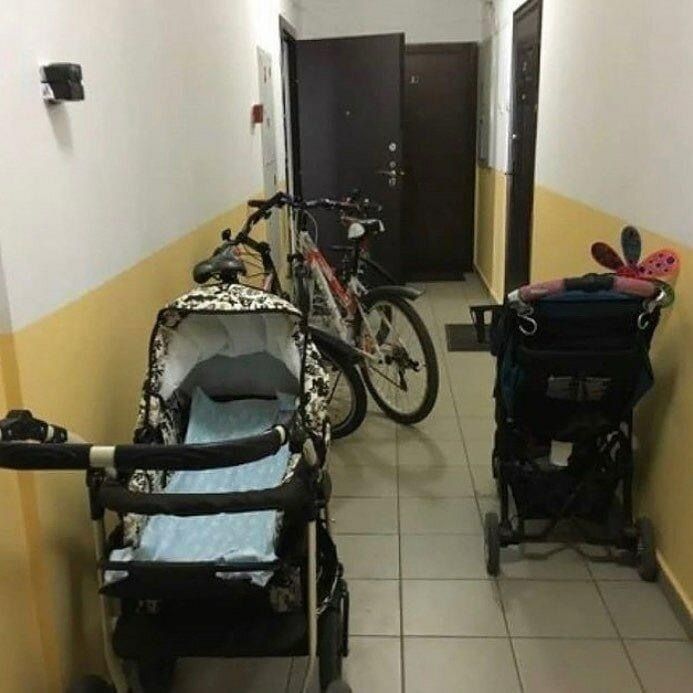 Запрещено и опасно: мытищинцам о том, почему нельзя хранить вещи в подъездах