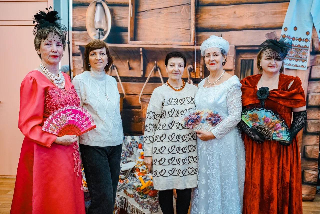 Более 300 пожилых жителей посетили спектакль «Не всё коту Масленица», представленный театральным коллективом «Эксклюзив» Более 300 пожилых жителей посетили спектакль «Не всё коту Масленица», представленный театральным коллективом «Эксклюзив»