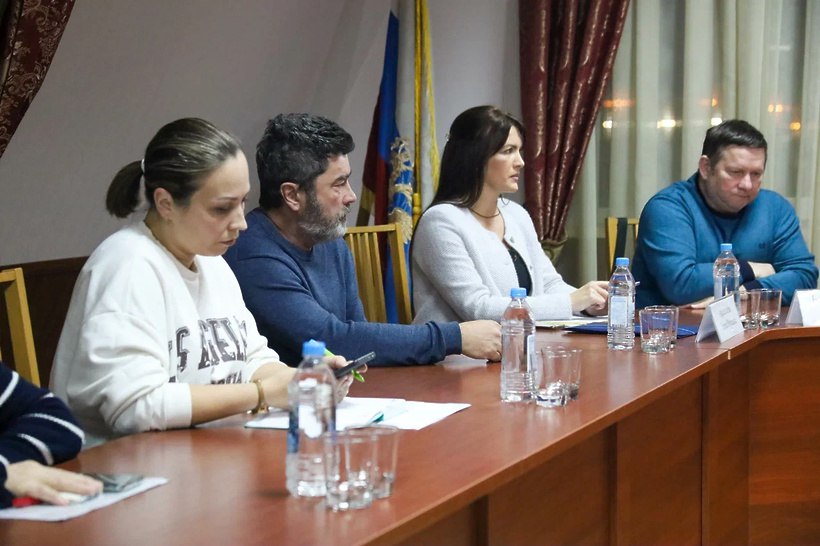 В Пешках обсудили подготовку к зиме В Пешках обсудили подготовку к зиме