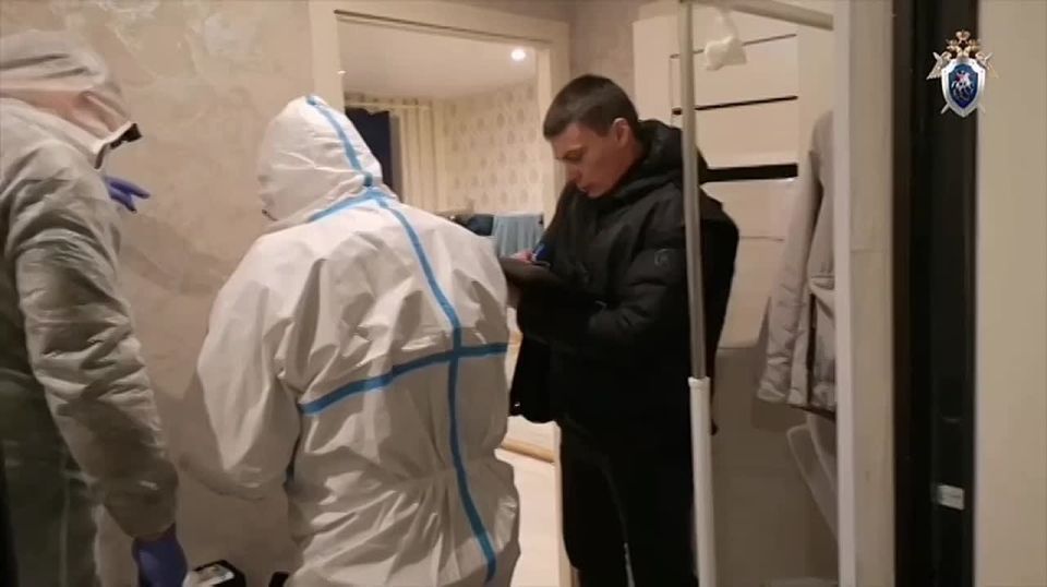 СК проводит следственные действия в квартире в Подмосковье, где нашли тело ребенка