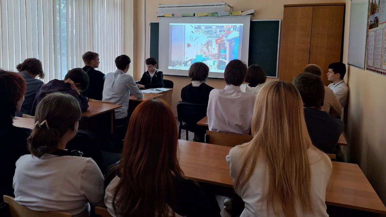 РОССИЯ -МОИ ГОРИЗОНТЫ. Сегодня, 13 ноября 2025 года, в МБОУ СОШ 1мо Чехов прошли занятия курса "Россия — мои горизонты" на тему «Машиностроение и судостроение» РОССИЯ -МОИ ГОРИЗОНТЫ. Сегодня, 13 ноября 2025 года, в МБОУ СОШ 1мо Чехов прошли занятия курса "Россия — мои горизонты" на тему «Машиностроение и судостроение»