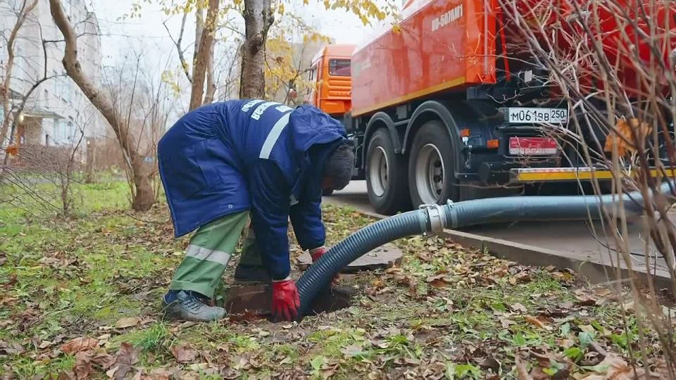 Татьяна Витушева: Не так давно автопарк МУП «Истринская теплосеть» благодаря поддержке регионального Правительства пополнился 4 новыми спецмашинами: двумя илососами и двумя каналопромывочными машинами