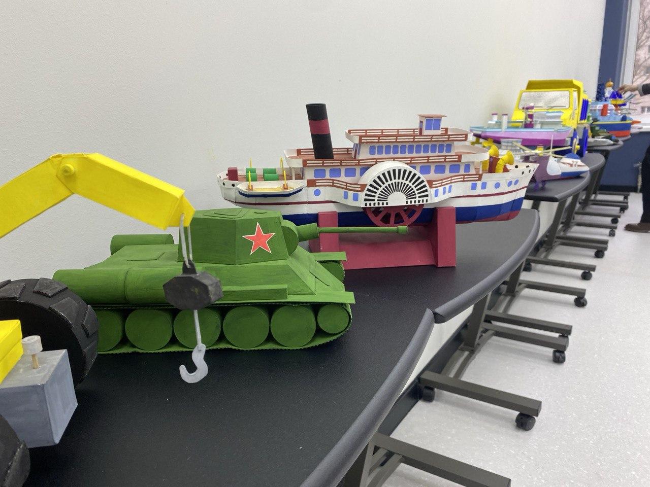 В пушкинском технополисе «ЮнАрмеец» кипит жизнь: юные инженеры осваивают робототехнику, авиамоделирование и другие современные технологии В пушкинском технополисе «ЮнАрмеец» кипит жизнь: юные инженеры осваивают робототехнику, авиамоделирование и другие современные технологии