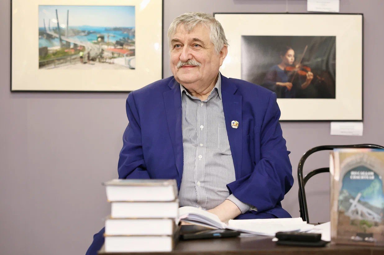 На службе слова и духовности: на встрече с писателем в Мытищинском музее презентовали новую книгу На службе слова и духовности: на встрече с писателем в Мытищинском музее презентовали новую книгу