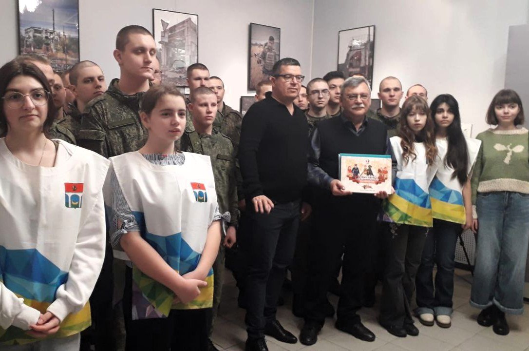 Фоторепортажи из зоны СВО представили на выставке в Мытищах