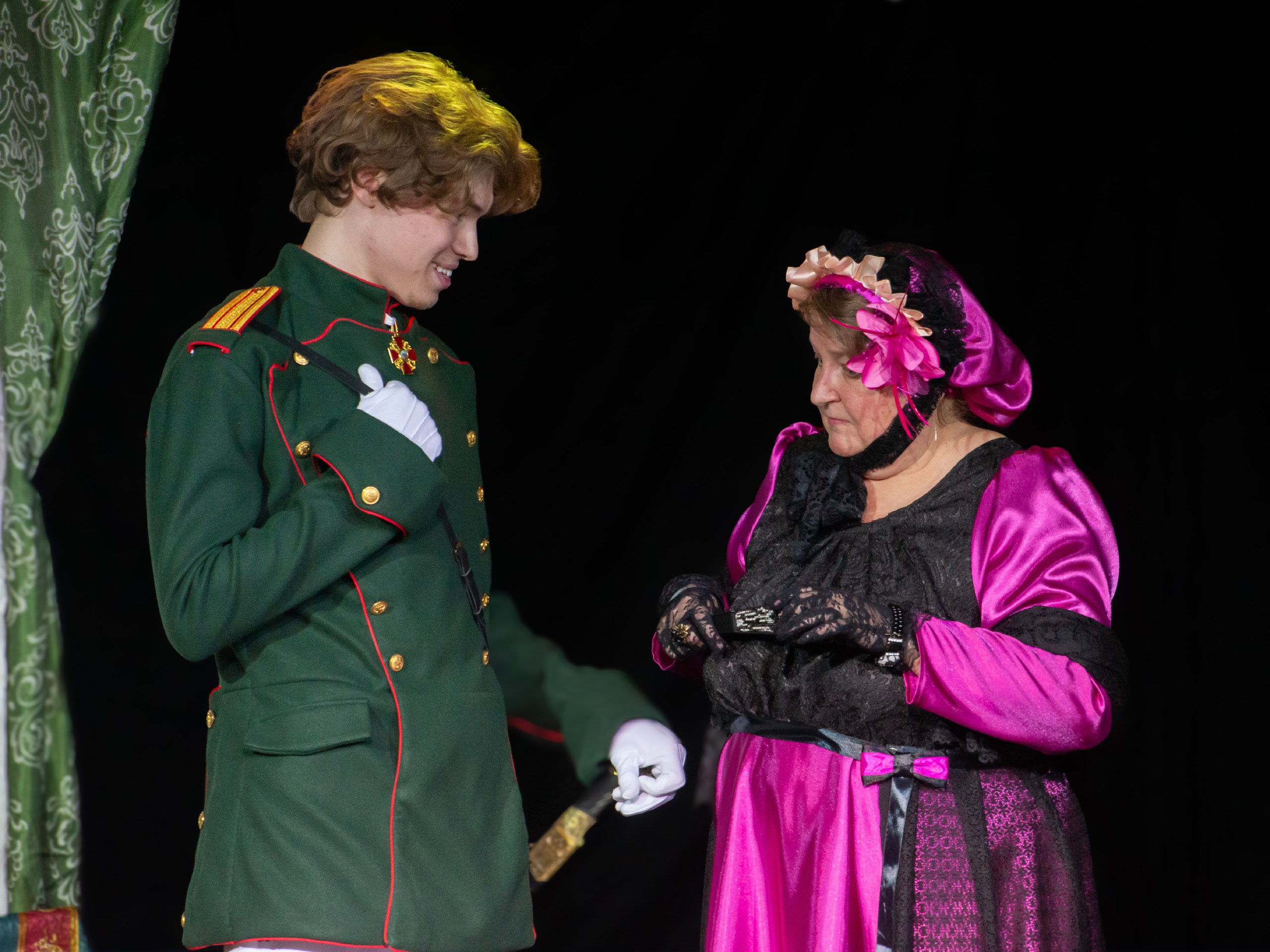 В Культурном центре имени Н.П. Васильева состоялось праздничное мероприятие, посвященное 20-летнему юбилею Молодёжного театра «МажорЪ» В Культурном центре имени Н.П. Васильева состоялось праздничное мероприятие, посвященное 20-летнему юбилею Молодёжного театра «МажорЪ»