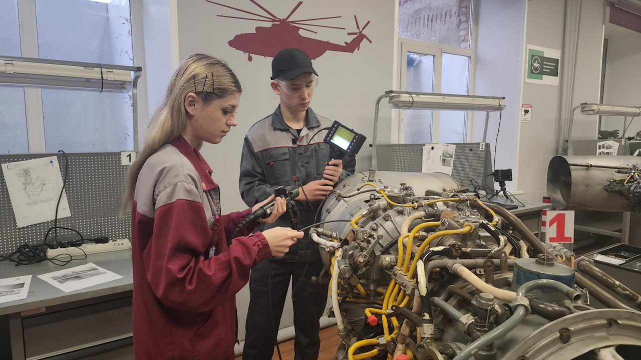 За билетом в будущее: Люберецкие школьники примерили на себя профессию авиатехника За билетом в будущее: Люберецкие школьники примерили на себя профессию авиатехника