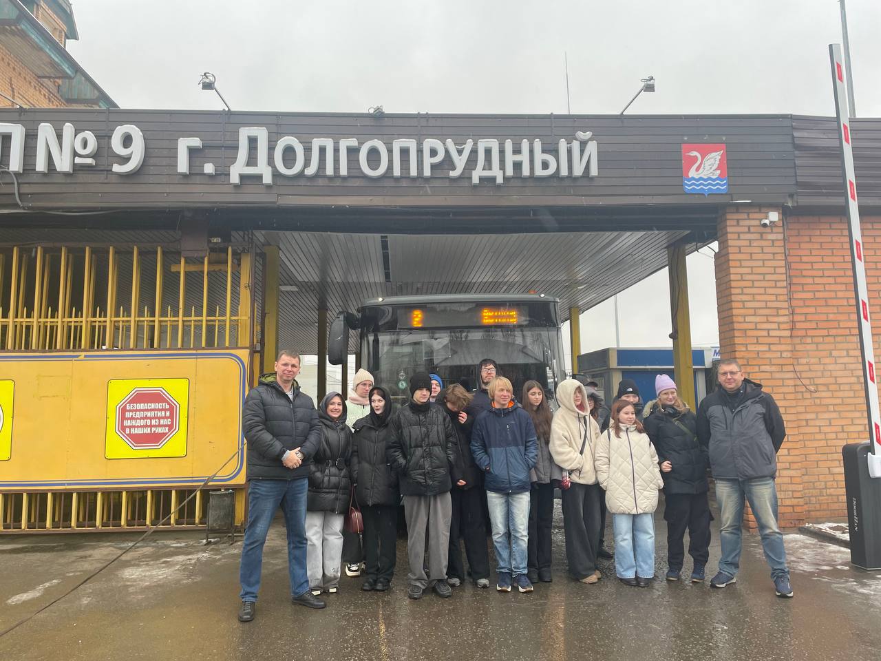 Я б в водители пошёл: школьники Долгопрудного побывали на автотранспортном предприятии