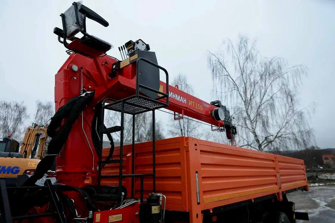 Михаил Собакин: Парк техники чеховского Водоканала пополнился еще двумя единицами техники – илососной машиной и краном-манипулятором Михаил Собакин: Парк техники чеховского Водоканала пополнился еще двумя единицами техники – илососной машиной и краном-манипулятором