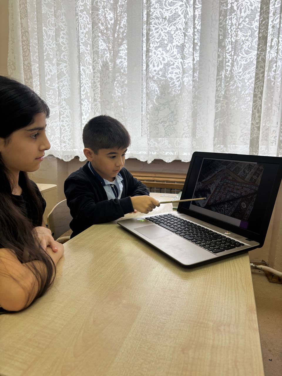 В рамках работы с учащимися-инофонами прошло тематическое занятие «Традиции и ценности, передающиеся из поколения в поколение» В рамках работы с учащимися-инофонами прошло тематическое занятие «Традиции и ценности, передающиеся из поколения в поколение»