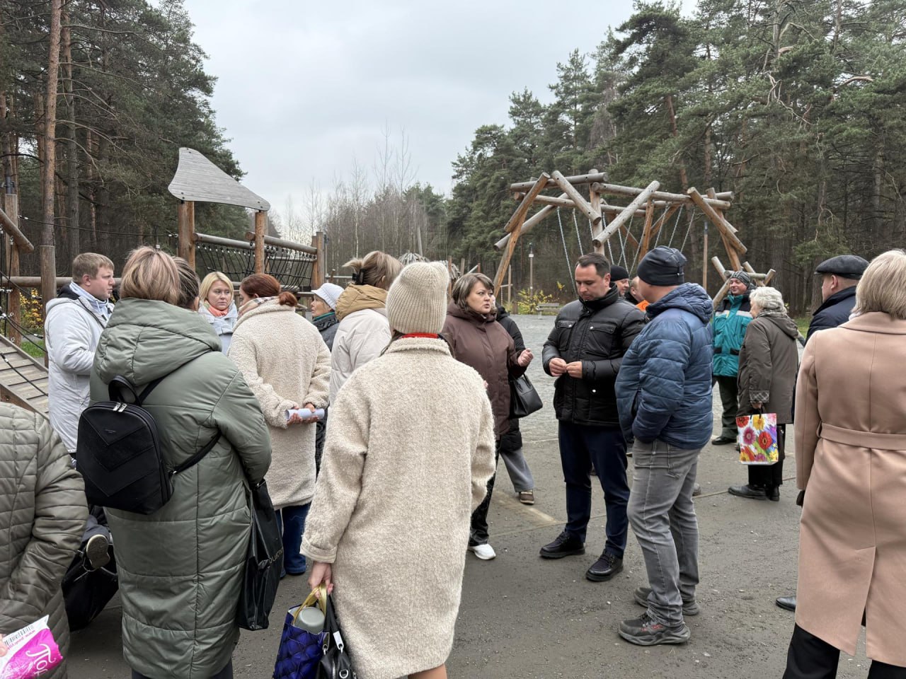 В Люберцах на встрече с жителями обсудили планы благоустройства парка «Лесная опушка» В Люберцах на встрече с жителями обсудили планы благоустройства парка «Лесная опушка»