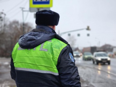 На 49-м километре Горьковского шоссе восстанавливают работу светофора