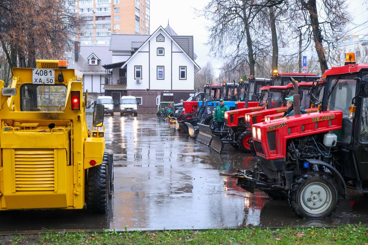 В парках Подмосковья этой зимой будут работать 45 катков, 62 лыжные трассы и 42 тюбинговые горки В парках Подмосковья этой зимой будут работать 45 катков, 62 лыжные трассы и 42 тюбинговые горки