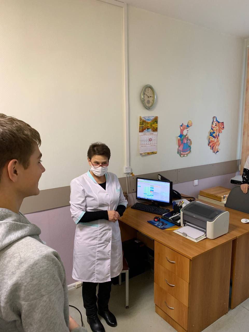 На протяжении нескольких дней ученики 10 классов школ муниципального округа Чехов Любучанской, №3 и №8 медицинского профиля посещали учреждения Чеховской городской больницы На протяжении нескольких дней ученики 10 классов школ муниципального округа Чехов Любучанской, №3 и №8 медицинского профиля посещали учреждения Чеховской городской больницы