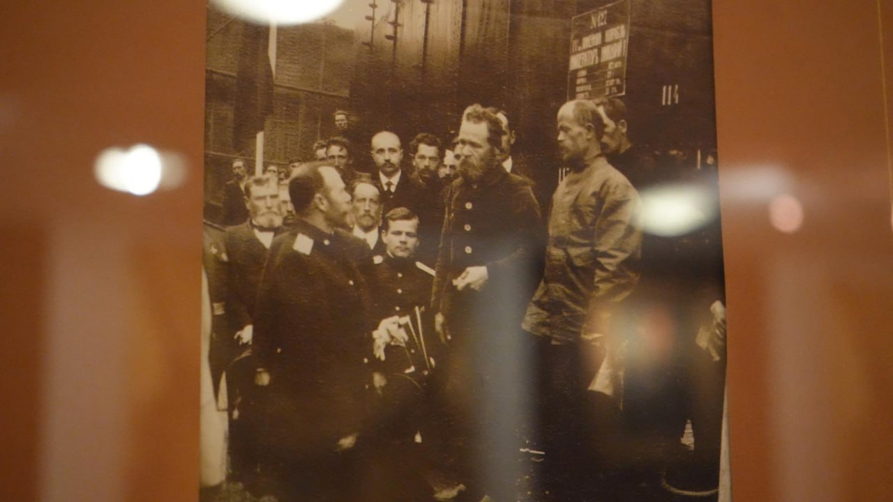 Краевед рассказала об экспонатах, которые хранят память о семье Романовых в Дзержинском Краевед рассказала об экспонатах, которые хранят память о семье Романовых в Дзержинском