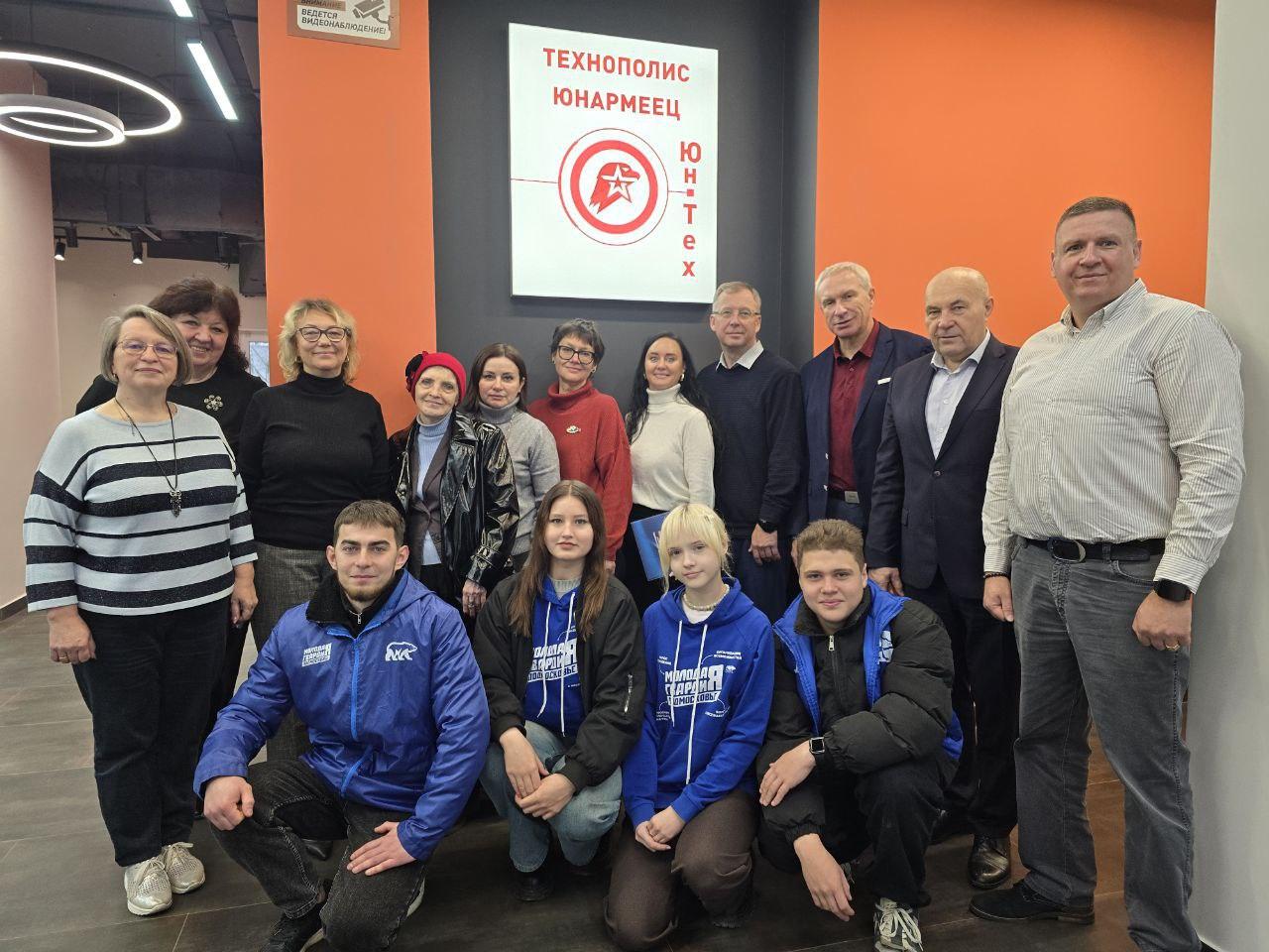 В пушкинском технополисе «ЮнАрмеец» кипит жизнь: юные инженеры осваивают робототехнику, авиамоделирование и другие современные технологии В пушкинском технополисе «ЮнАрмеец» кипит жизнь: юные инженеры осваивают робототехнику, авиамоделирование и другие современные технологии