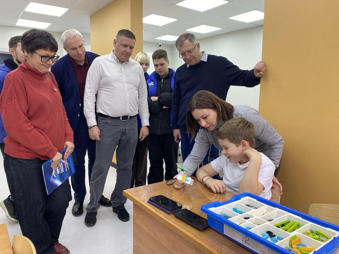 В пушкинском технополисе «ЮнАрмеец» кипит жизнь: юные инженеры осваивают робототехнику, авиамоделирование и другие современные технологии В пушкинском технополисе «ЮнАрмеец» кипит жизнь: юные инженеры осваивают робототехнику, авиамоделирование и другие современные технологии