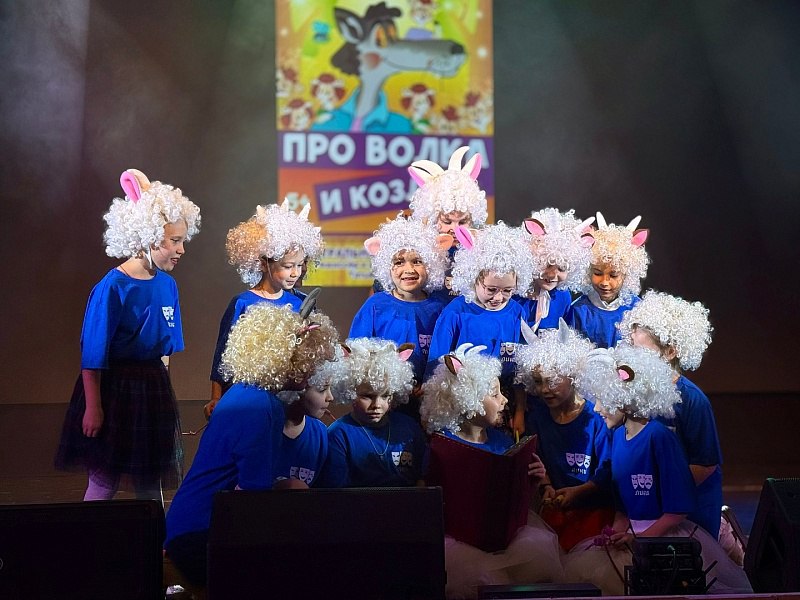 15 ноября гостеприимный зал Дома культуры «Гармония» в городе Белозерский вновь собрал гостей для важного события – открытия нового творческого сезона 15 ноября гостеприимный зал Дома культуры «Гармония» в городе Белозерский вновь собрал гостей для важного события – открытия нового творческого сезона