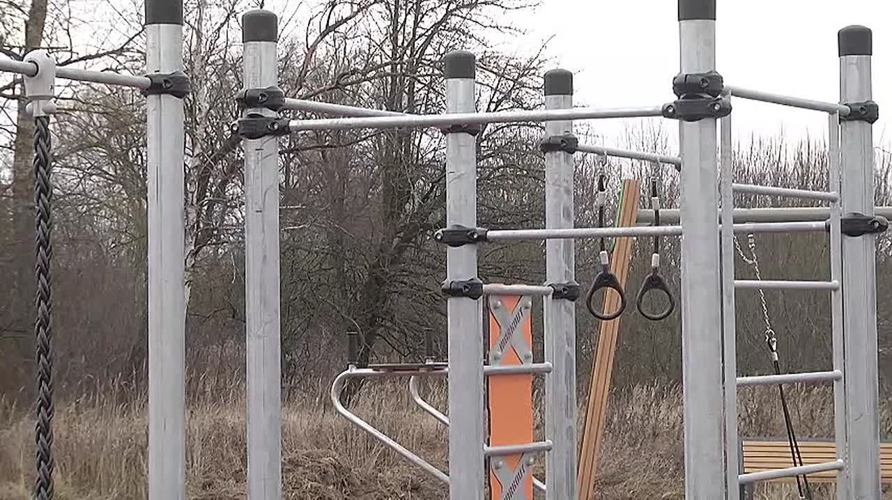 Сергей Мужальских: В поселке Малино вместе с жителями и представителями депутатского корпуса от фракции «Единая Россия» посетил новую воркаут-площадку