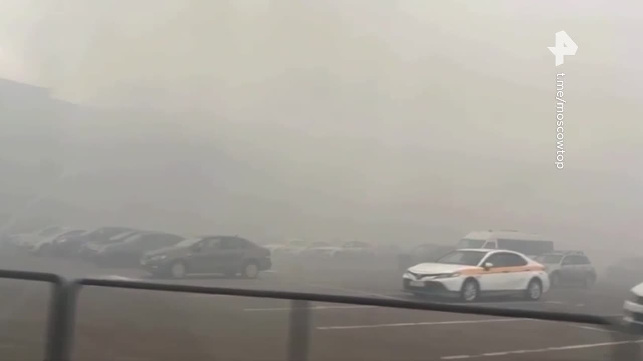 Возгорание горюче-смазочных материалов внутри складского помещения случилось в подмосковных Мытищах