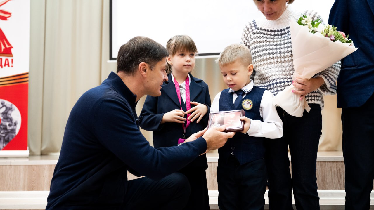 Владимир Волков: Люберчанин Дмитрий Долгих, многодетный отец, добровольцем отправился в зону проведения специальной военной операции в августе 2023 года Владимир Волков: Люберчанин Дмитрий Долгих, многодетный отец, добровольцем отправился в зону проведения специальной военной операции в августе 2023 года